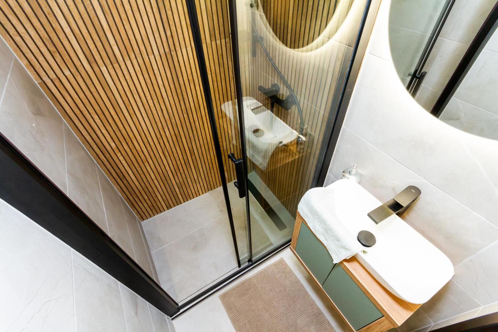 Boulevard Haven W Terrace & Ac By Nw Apartment Budapest